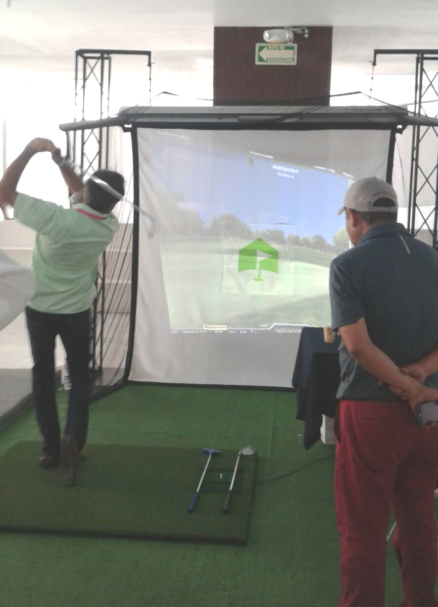 Renta Simulador Optishot con Proyector y Red - Golf In A Box Pro